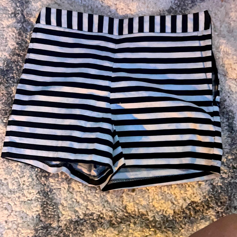 Shorts - express size 4